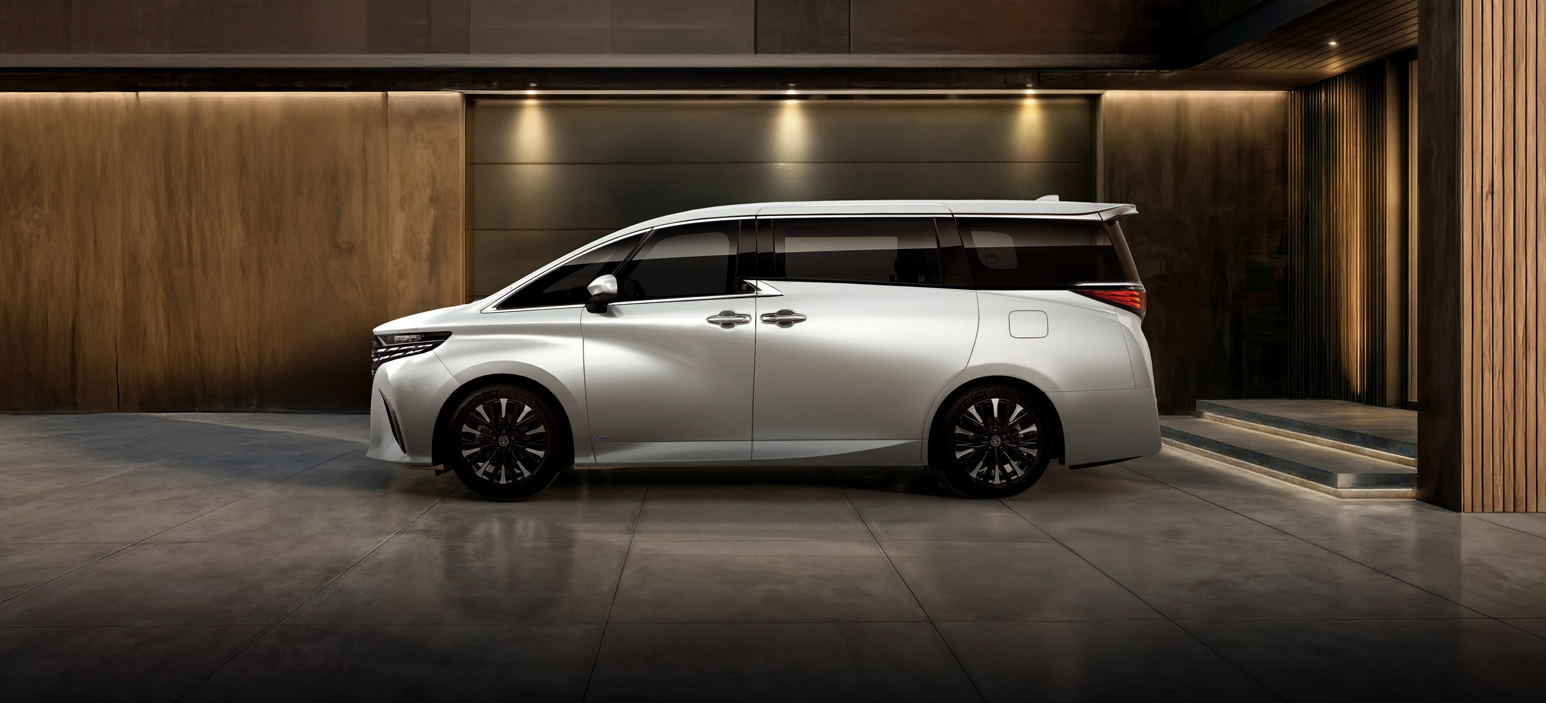 250PS 시스템 총 출력 13.5km/ℓ 정부공인표준연비 (복합기준) E-Four 사륜구동(AWD) 시스템